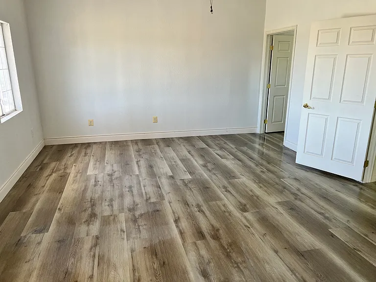 2151 W Simkins Rd — Photo 4