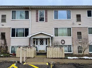 865 E Summit St #19, Milford, MI 48381