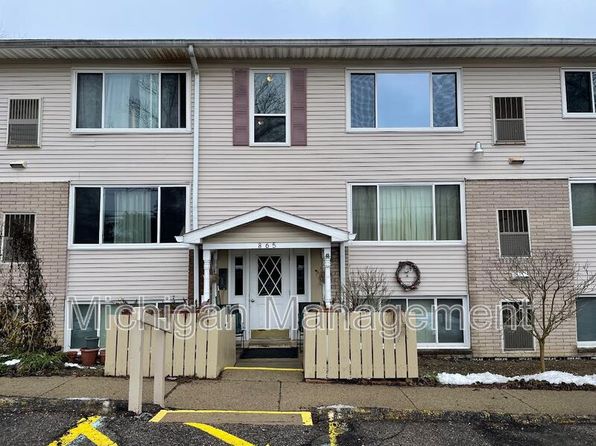 865 E Summit St #19