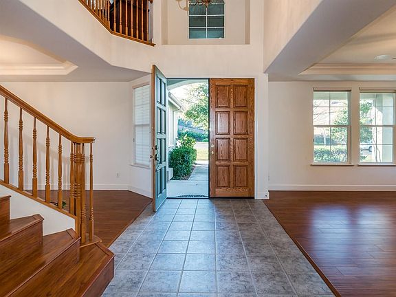 4th image of 2121 Lamego Way