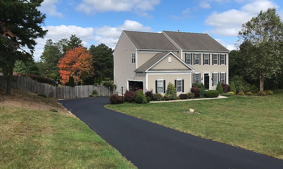 1st image of 586 Lunns Way
