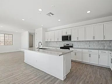 4th image of 21485 E Timberline Rd