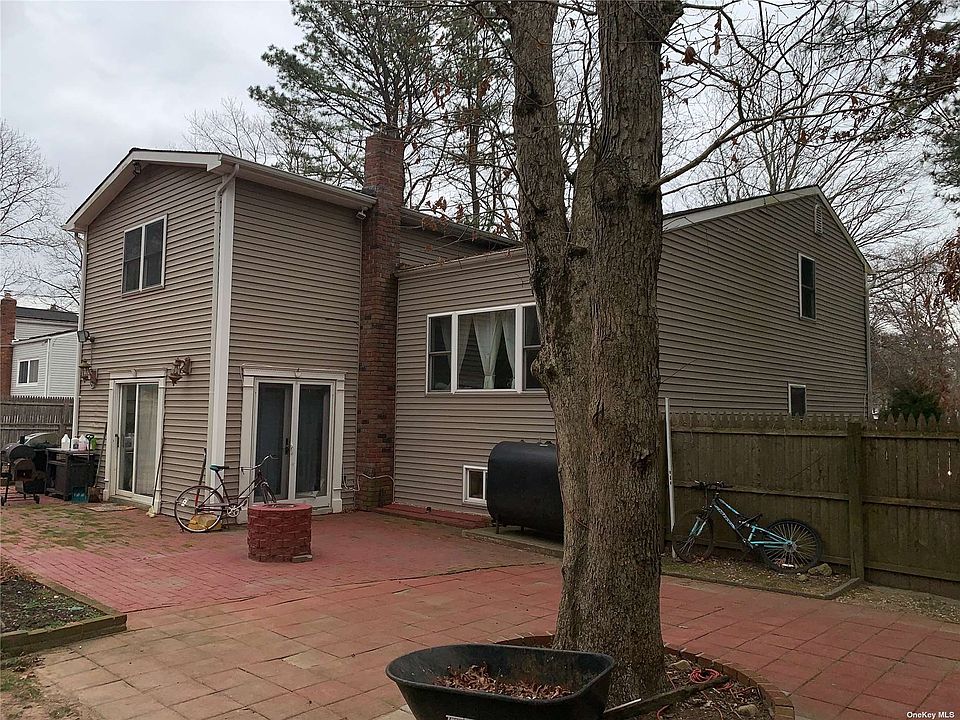 35 Artist Lake Blvd, Middle Island, NY 11953 Zillow