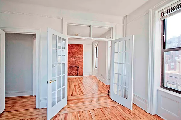 Rented by ROOM Real Estate | media 21