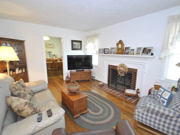 5th image of 1503 Brookville Ln #68