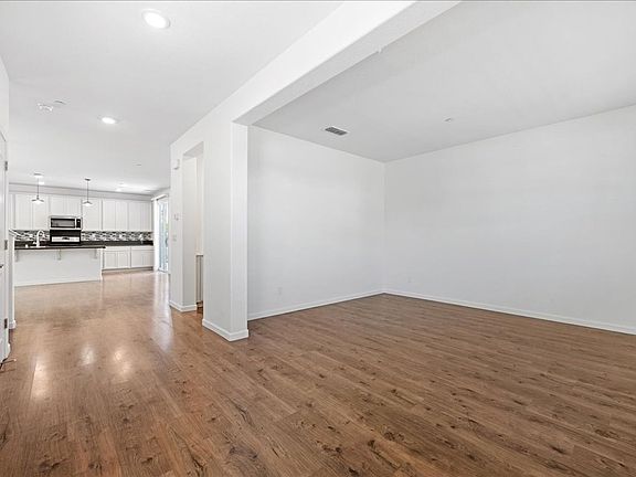 5th image of 2560 Greg Jarvis Ave