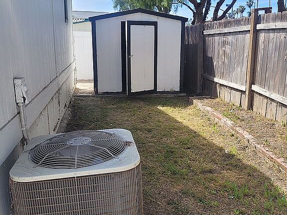 3rd image of 15621 Beach Blvd