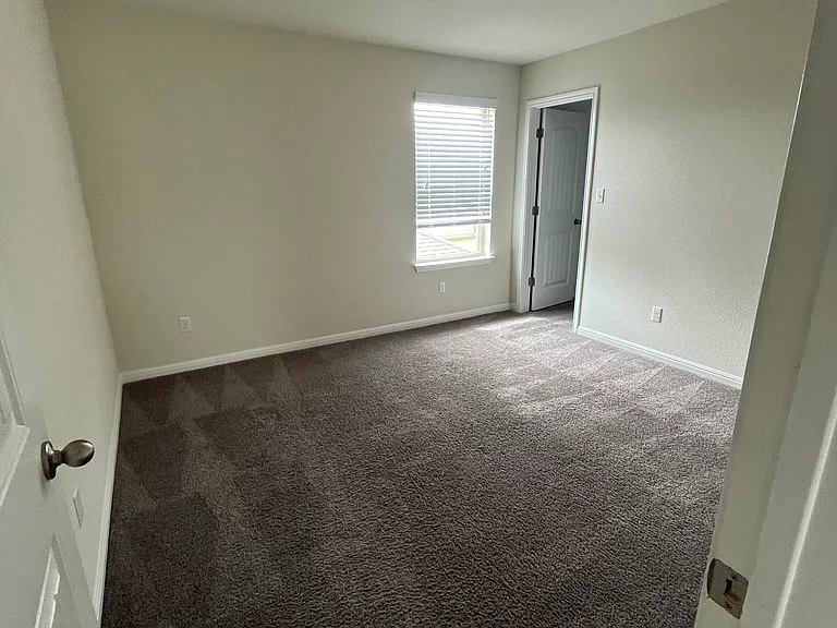 106 Buckthorn Dr — Photo 8