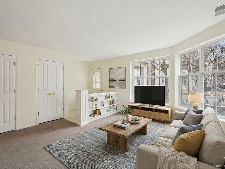 2 Leeward Dr — Photo 3