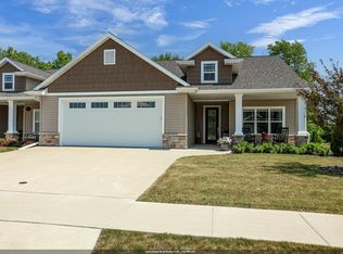 N9072 Southtowne Dr, Menasha, WI 54952