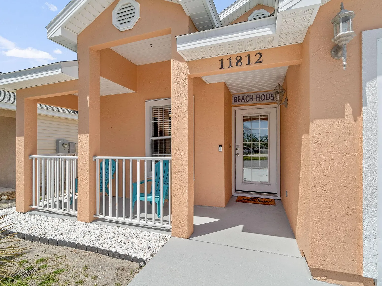 3 bed, 1332 sqft, $2,250 — Photo 2