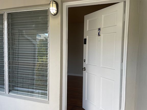 2nd image of 218 Antiquera Ave APT 7
