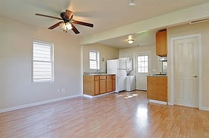 2nd image of 321 Bellevue Dr