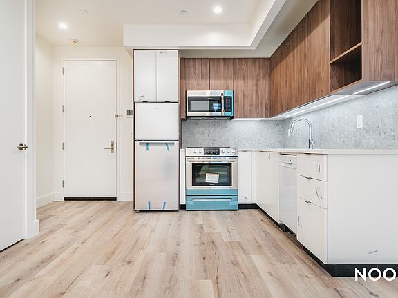 5th image of 380 Grove St #5G