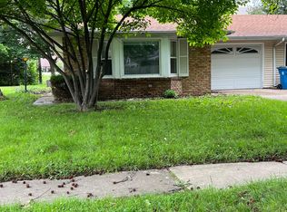 2323 Lynnhaven Dr, Springfield, IL 62704