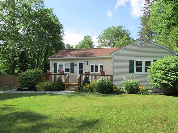 2nd image of 22 Maple Dr