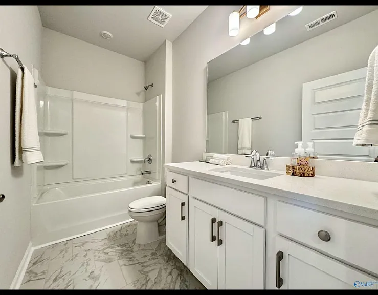 204 Cobbdale Park Dr — Photo 4