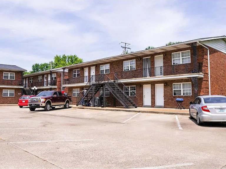 2425 N Park Dr #1A — Photo 3