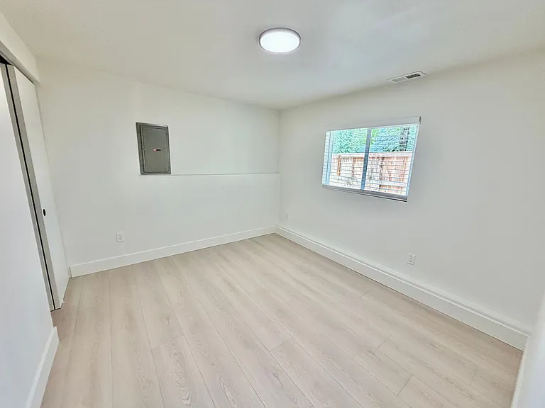 7407 SW 36th Ave — Photo 38