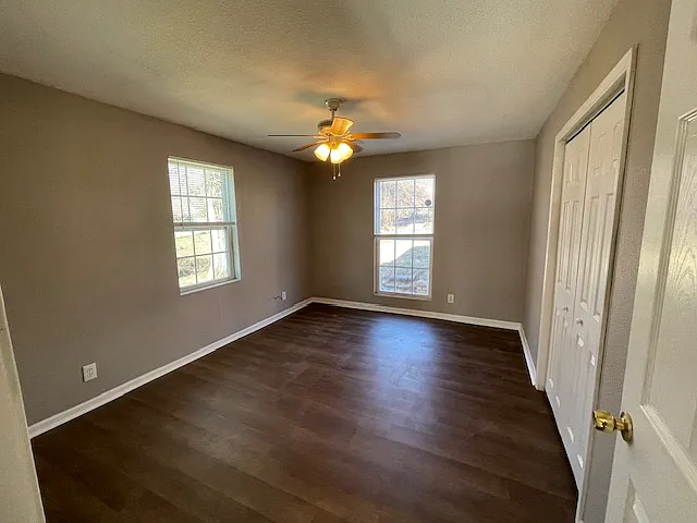 5030 Woodend Ave — Photo 10