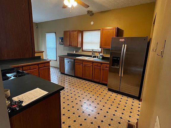 5th image of 773 Barberry Spur Ave
