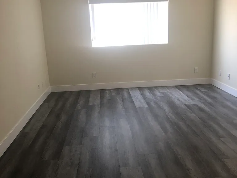 1426 Brockton Ave — Photo 10