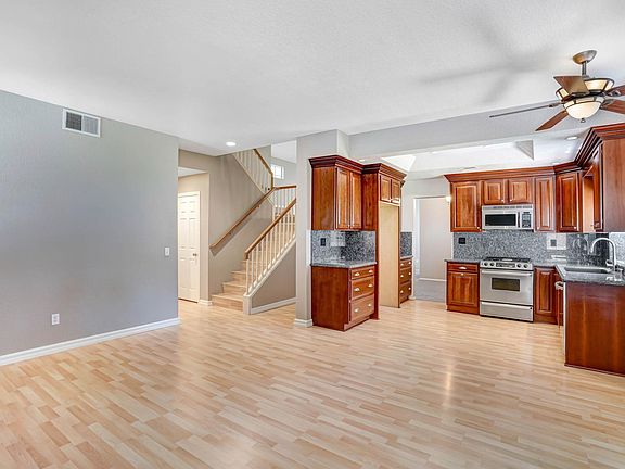 3rd image of 6682 N Ventura Ct