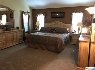 301 Spur Dr, Victoria, TX 77904