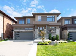 19 Secinaro Ave, Hamilton, ON L9G 0C6