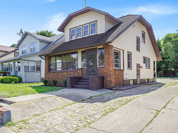3rd image of 1911 Collins Ave SE