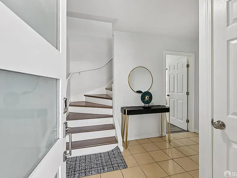 15 Belle Ave — Photo 3