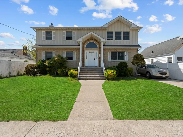372 Madison Street, Franklin Square, NY 11010