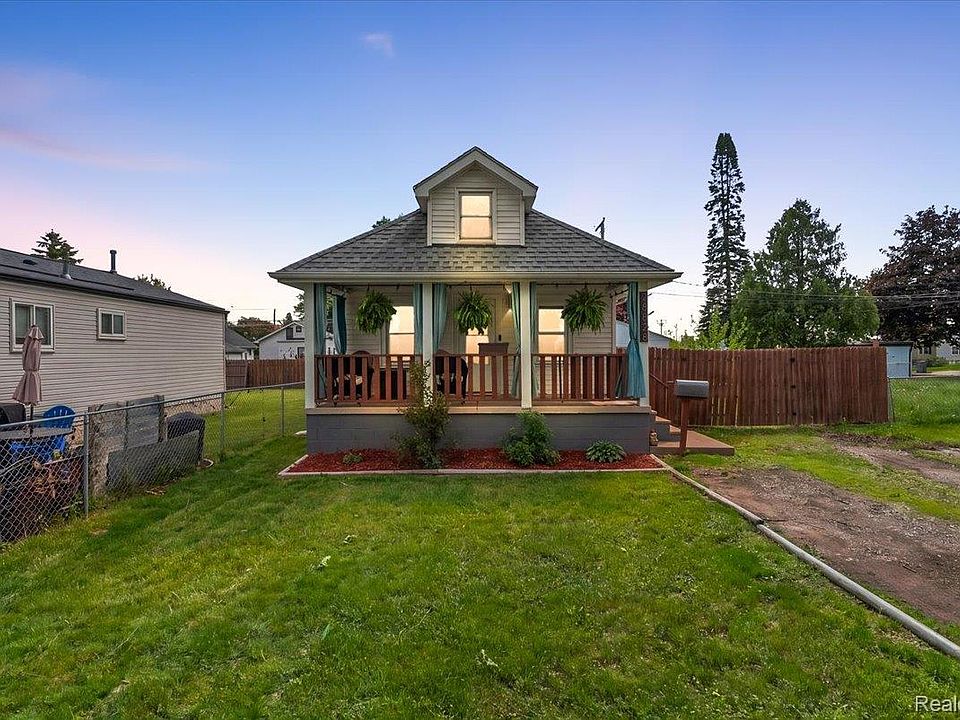 1st image of 28828 Galloway St