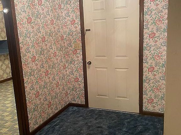 4th image of 341 Peacock Dr