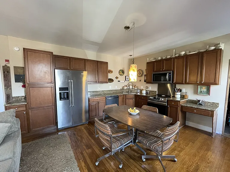 441 W 2nd St #320 — Photo 5