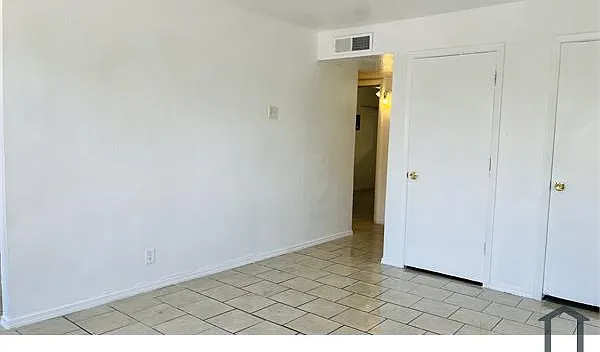 2 bed, 735 sqft, $1,074 — Photo 2
