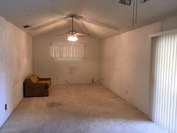 3rd image of 5166 E Pine Ave