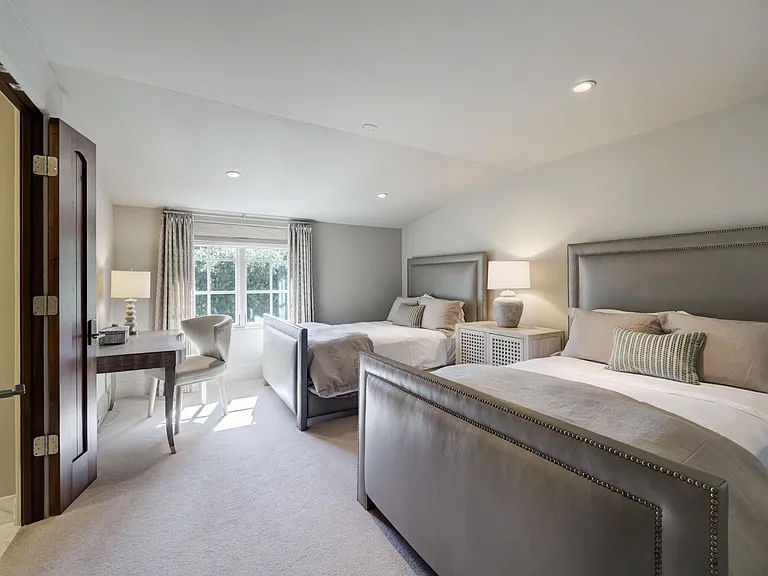 5610 Lynbrook Dr — Photo 39