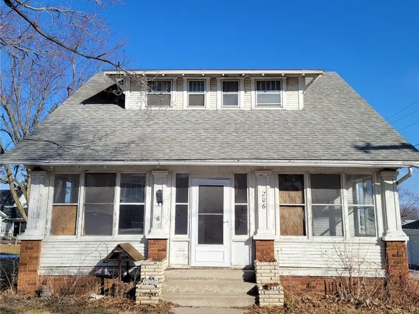 206 Benton St NW, Blairstown, IA 52209