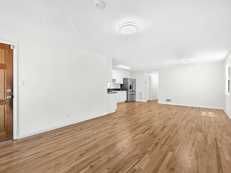 14 Elizabeth St #1 — Photo 2