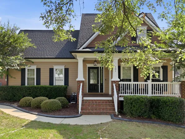 101 Caledonia Ln, Clayton, NC 27520