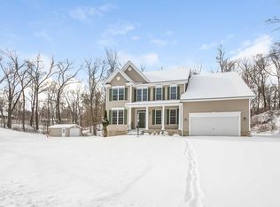 19 Logans Ct, Poughkeepsie, NY 12603