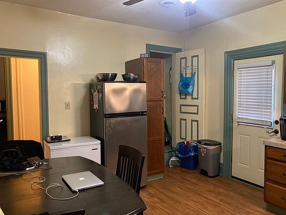 2nd image of 2125 Sarah St #2