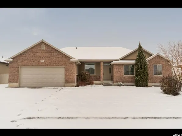 1332 W 2850 S, Syracuse, UT 84075
