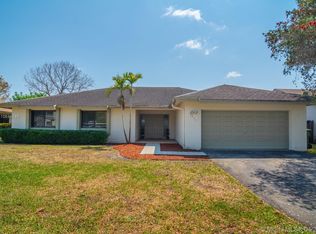 1531 SW 98th Ave, Pembroke Pines, FL 33025