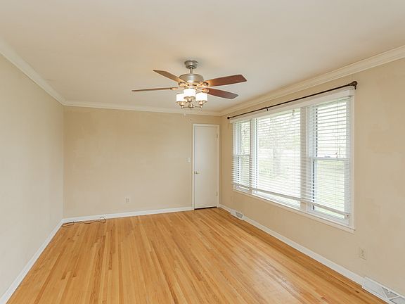 5th image of 111 Riverwood Dr