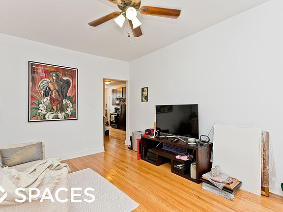 3rd image of 3117 W Argyle St APT 2