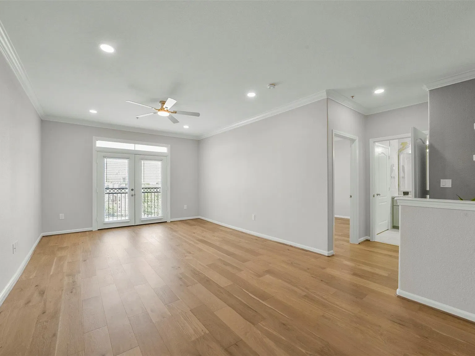 1 bed, 1.0 bath, 938 sqft, $1,675 — Photo 2
