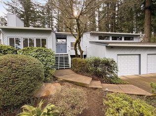2 Essex Ct, Lake Oswego, OR 97034