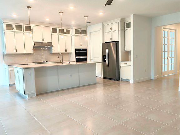 3rd image of 9697 Chora Tunel Way